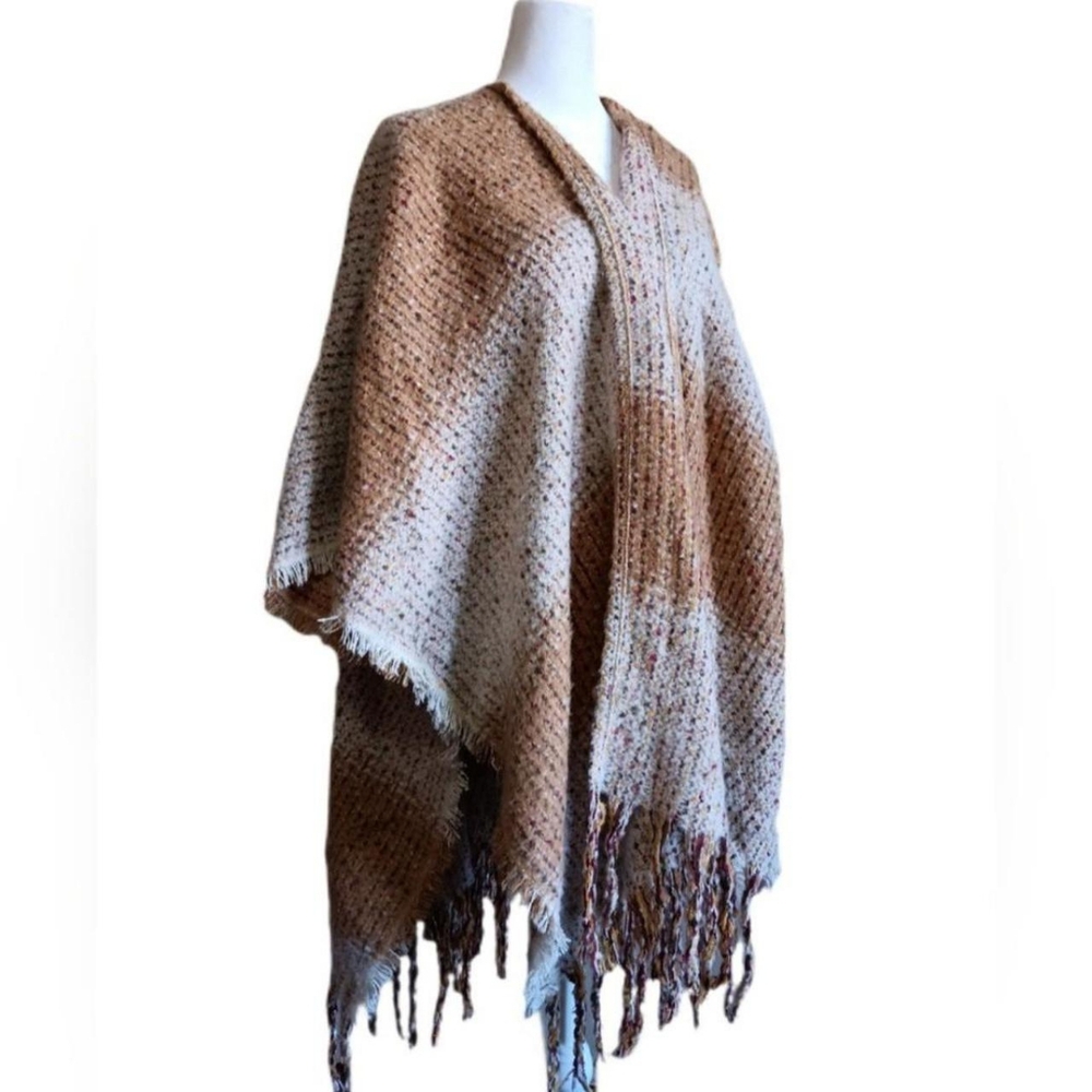 Soft Fringe Poncho By Natural Reflections, Casual Earthy Knit Tan Cream One Size - Picture 2 of 9